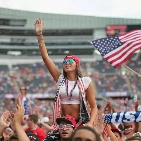 激战半场,曼城,领先利兹联,开云体育,开云体育官网,开云体育app,开云体育app下载