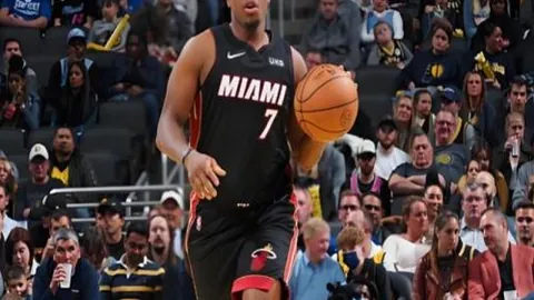 拜仁女足门将格患癌，对决里昂女足比赛焦点